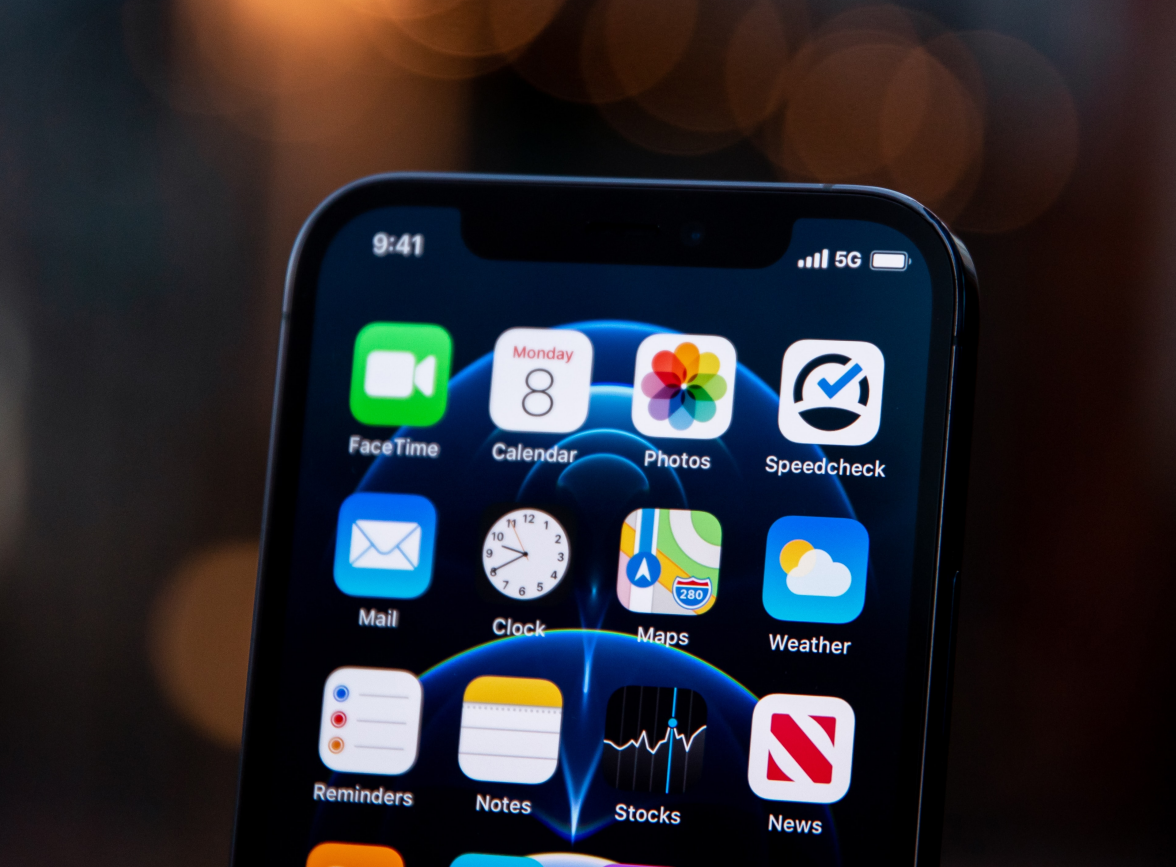 惠水苹果手机维修分享为什么 iPhone 12 在冬季会自动关机 